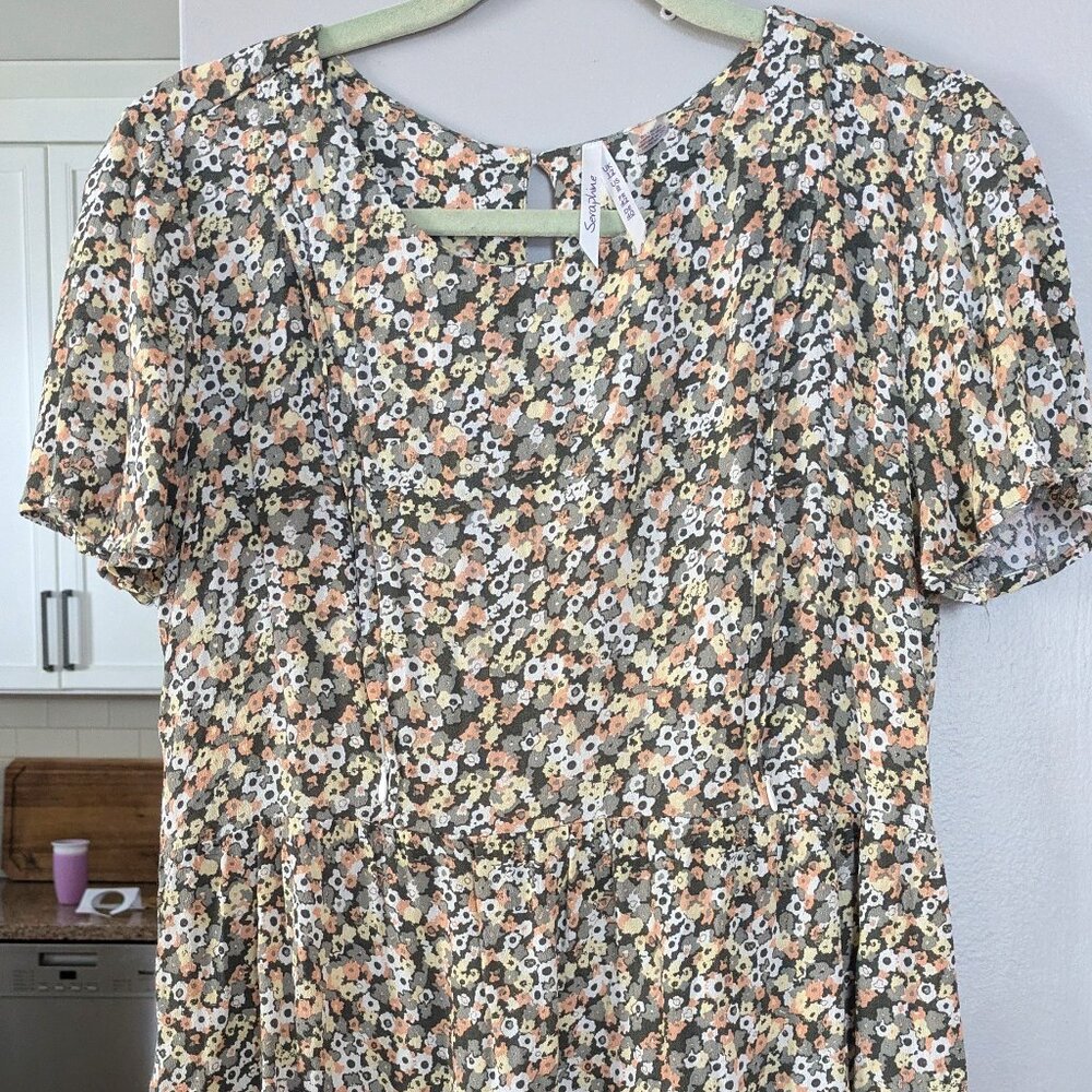 Patterned maternity/nursing top